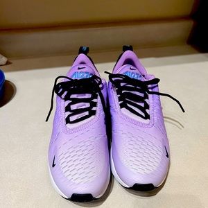Women’s Nike Air Max 270. NWOT